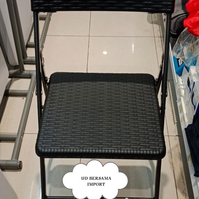 KRISBOW KURSI LIPAT /KURSI RATAN PLASTIK/FOLDING CHAIR EMMA - HITAM 1712T
