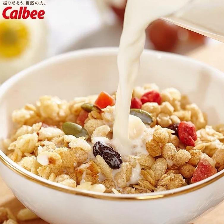 

Calbee Granola Fruit Cereal 700G - Made In Japan