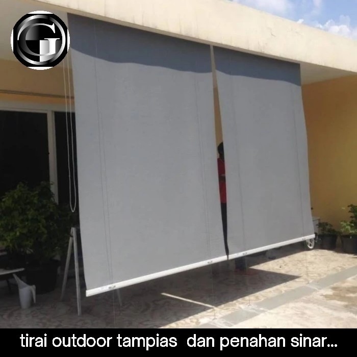 Tirai tampias hujan dan menahan sinar matahari