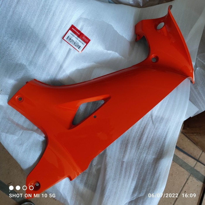 Cover M/P Kanan Karisma Orange. 64400-Kph-880Fmo