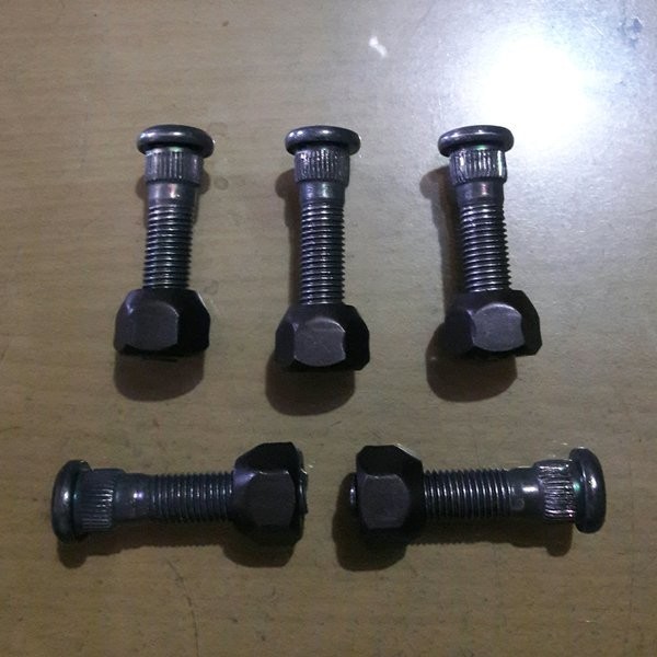 PROMO Baut Roda Kijang Panjang Spare Part Mobil
