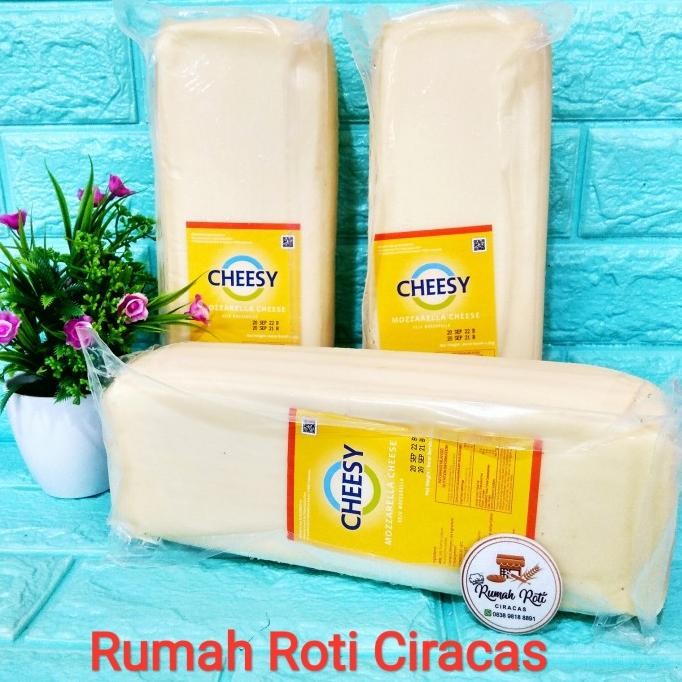 

MOZZARELLA CHEESY CHEESE KEJU MOZARELLA 2,3KG BLOK MOZZA KG GS