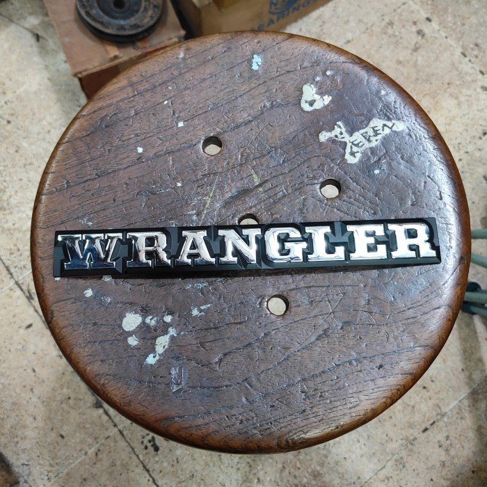 emblem tulisan Wrangler Jeep Wrangler YJ Wrangler TJ