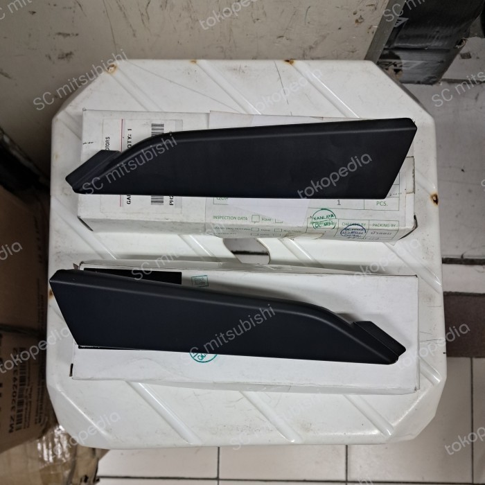 Garnish List Bemper Bumper Depan Bawah Asli Ori New Triton Hdx Hitam