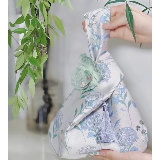 

CR - Pouch Hampers Gift Bag Natal Imlek Lebaran Premium Tas Kantong Bingkisan TERLARIS