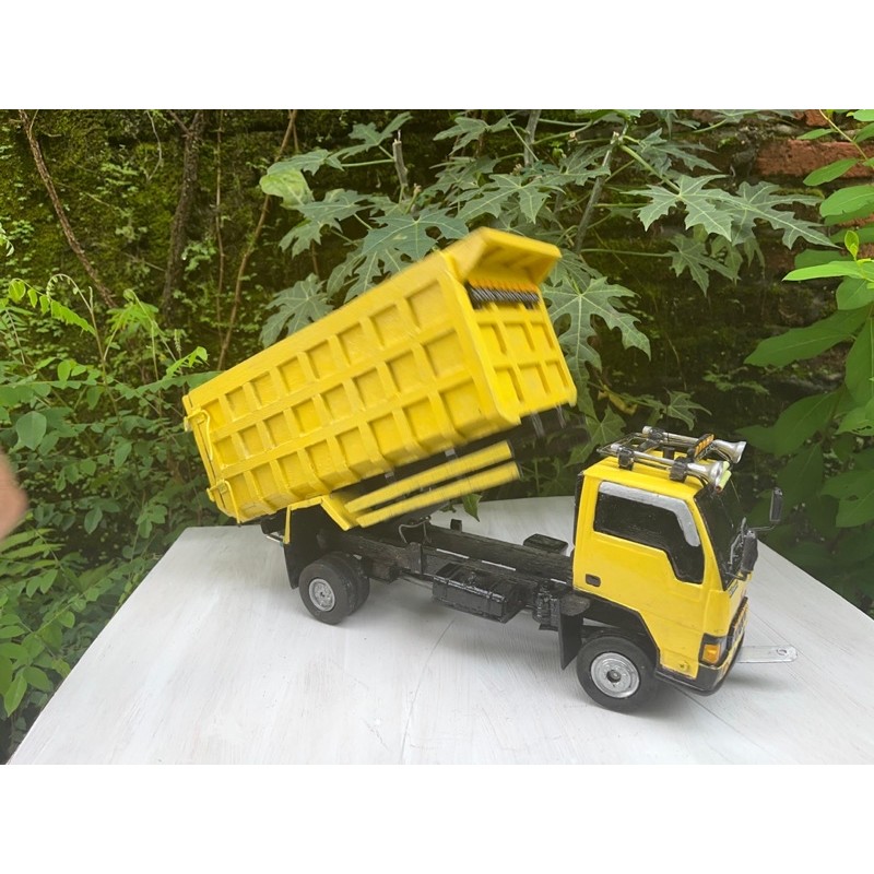 miniatur truck kalimantan truk oleng dump