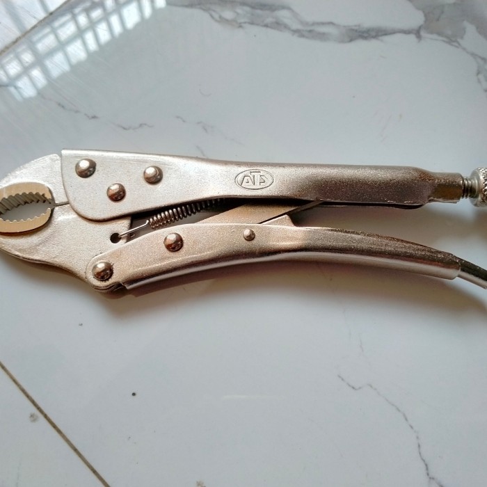 Tang Buaya Tang Jepit