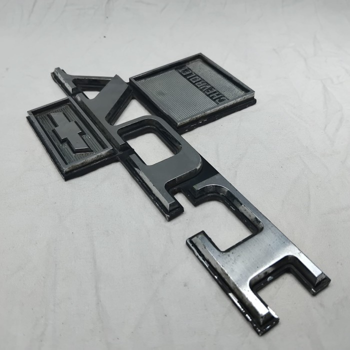 Emblem Chevrolet Chevy Luv Original Copotan Minus Berjamur Bebas Ongkir