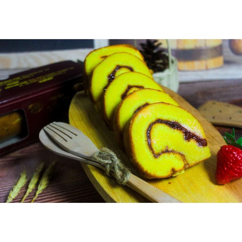 

Roll Tart Kuning Strawberry Kecil | Bolu Gulung Harum & Lembut