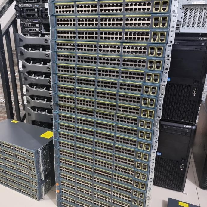 Switch Cisco Catalyst 2960 Plus SI WS-C2960+48TC-S 48Port Managed