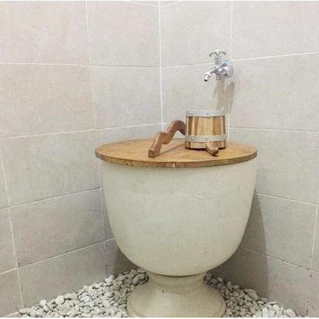 Terjangkau Gentong Air Kamar Mandi Kaki Pion