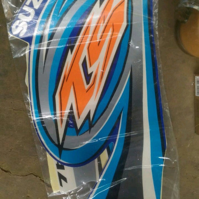STRIPING STIKER LIST BODY MOTOR SUZUKI TS 2005 2006 125