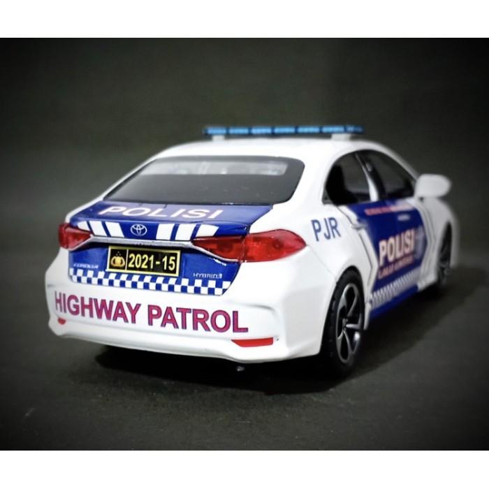 Diecast Mobil Toyota Corola Hybrid Custom Polisi Patwal Skala 1/32