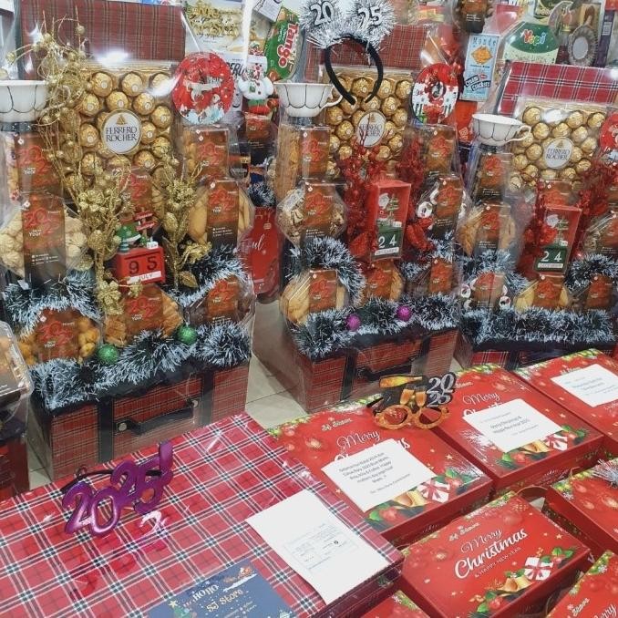 

Sale! Paket Dekorasi Hampers Natal Christmas Parcel Kue Kering 461