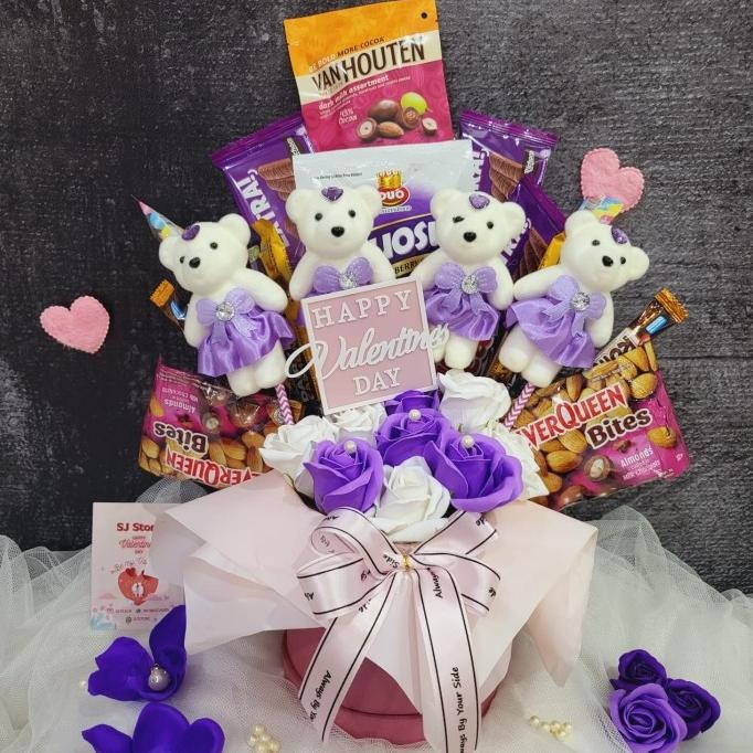 

Sale! Buket Bunga Sabun Box Hadiah Gift Set Valentines Day Coklat Boneka 016