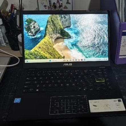 Laptop Bekas Asus E410MA (Laptop Second Mulus Banyak Bonus)