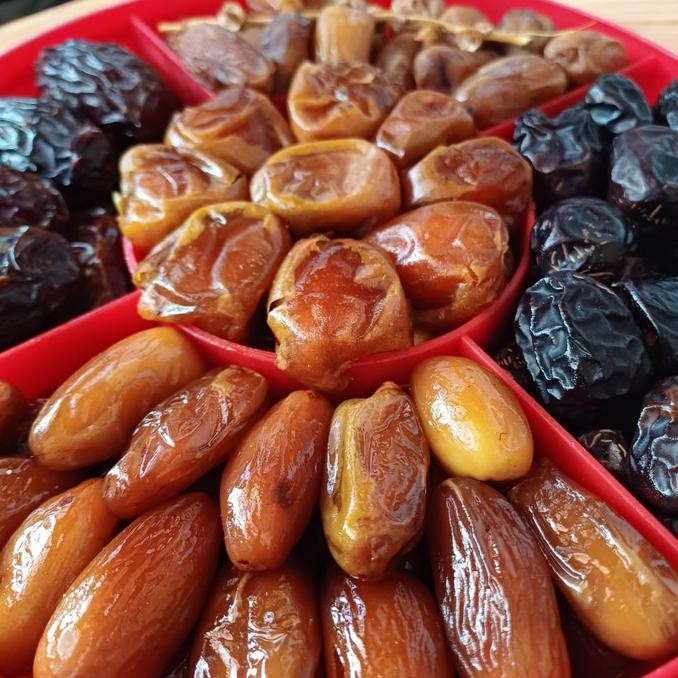 

Baru Kurma Mix Kemasan Hampers Premium Quality