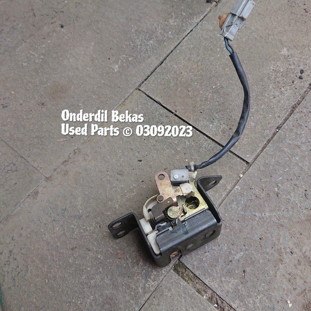 door lock bagasi Honda crv gen 2 tahun 2005