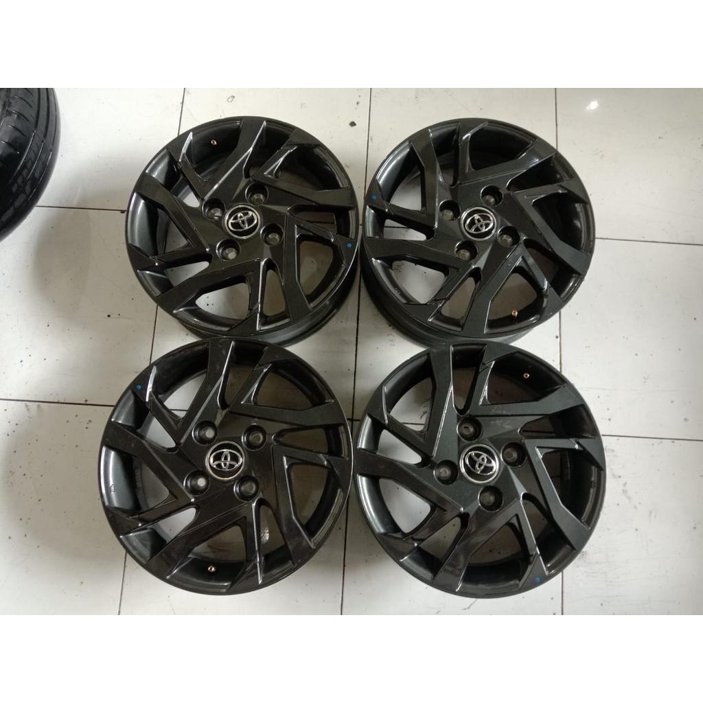 Velg Mobil Bekas Oem Std Avanza Veloz R15 Pcd 4X114,3