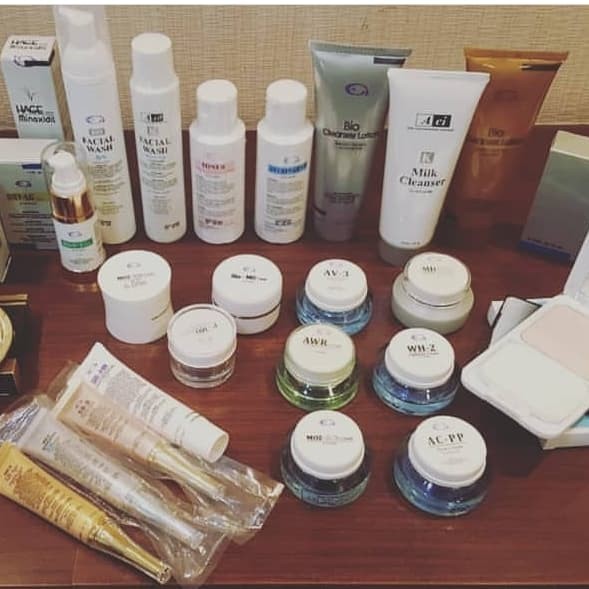 Paket Perawatan Wajah Bio Kusuma Pembersih Serum Cream Pagi Krim Malam