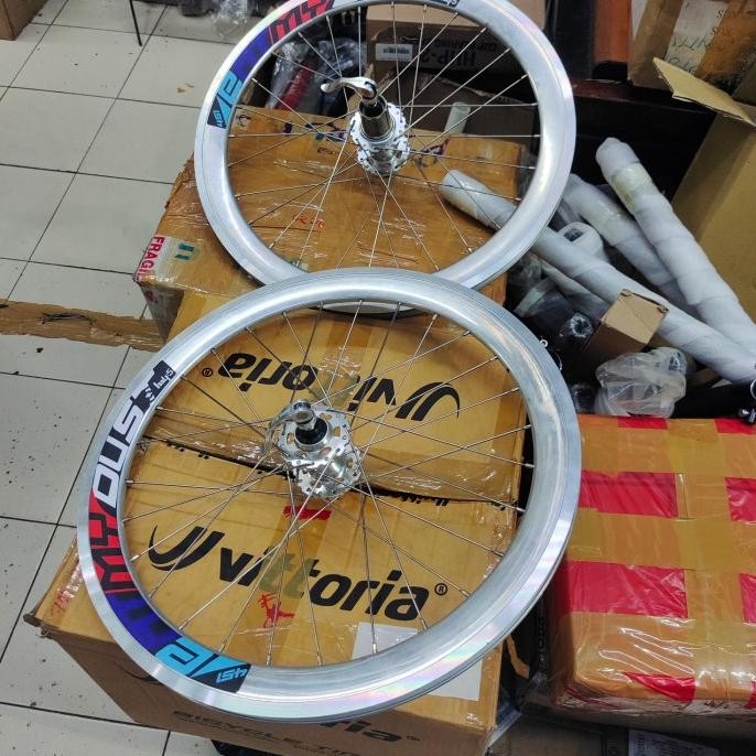 whellset 451 GT half 5 Crome 32 h hub MXL crome The best