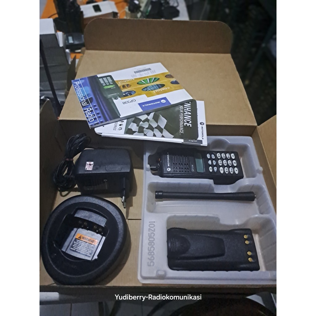 HT MOTOROLA GP338 VHF ASLI MOTOROLA GP 338 FREKUENSI VHF ORIGINAL DAN LENGKAP DUS BUKU