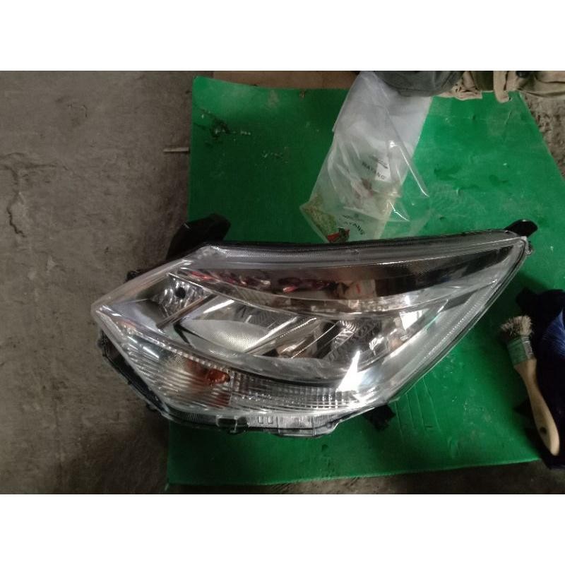 Headlamp/Lampu Depan Calya Sigra Facelift Original
