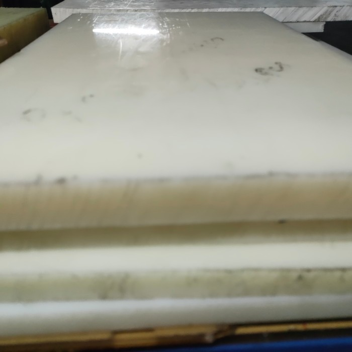 

nilon p e shett tebal 5mm x 120 cm x 240 cm