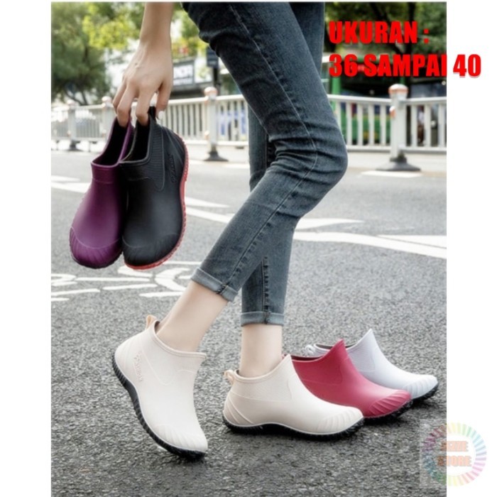 Sepatu Boot Karet Fashion Wanita Tahan Air Nyaman