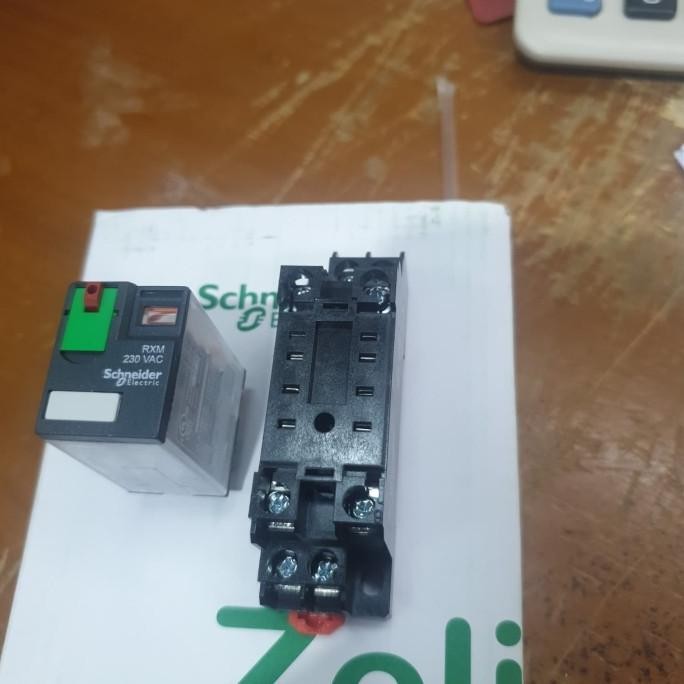 Promo Relay RXM 230 VAC + socket merk schneider COD