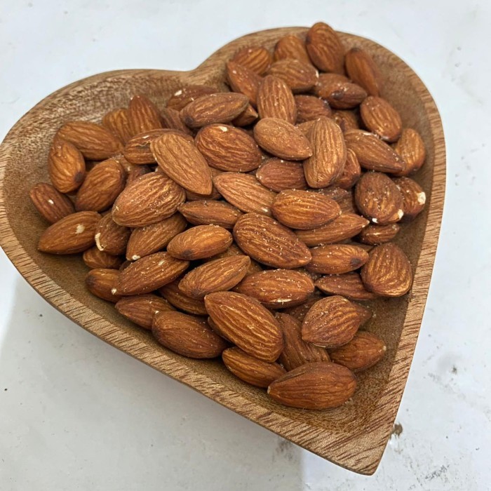

KACANG ALMOND SALTED ROASTED (PANGGANG) 1KG