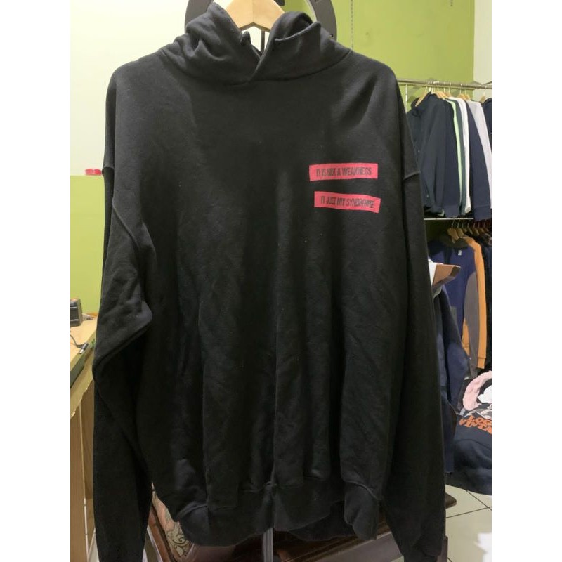 Hoodie Ona basement size L
