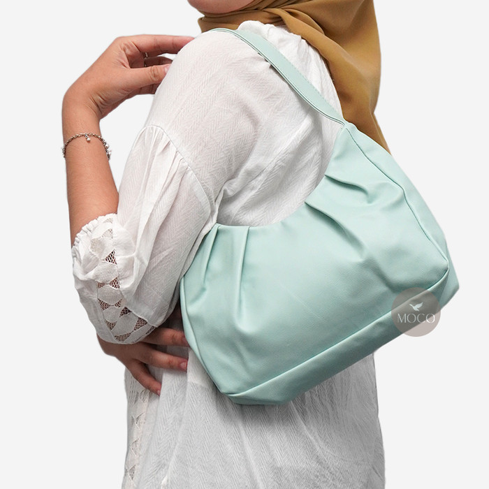 2208 MOCO Fashion Tas Wanita Selempang Sling Bag Viral Kerja