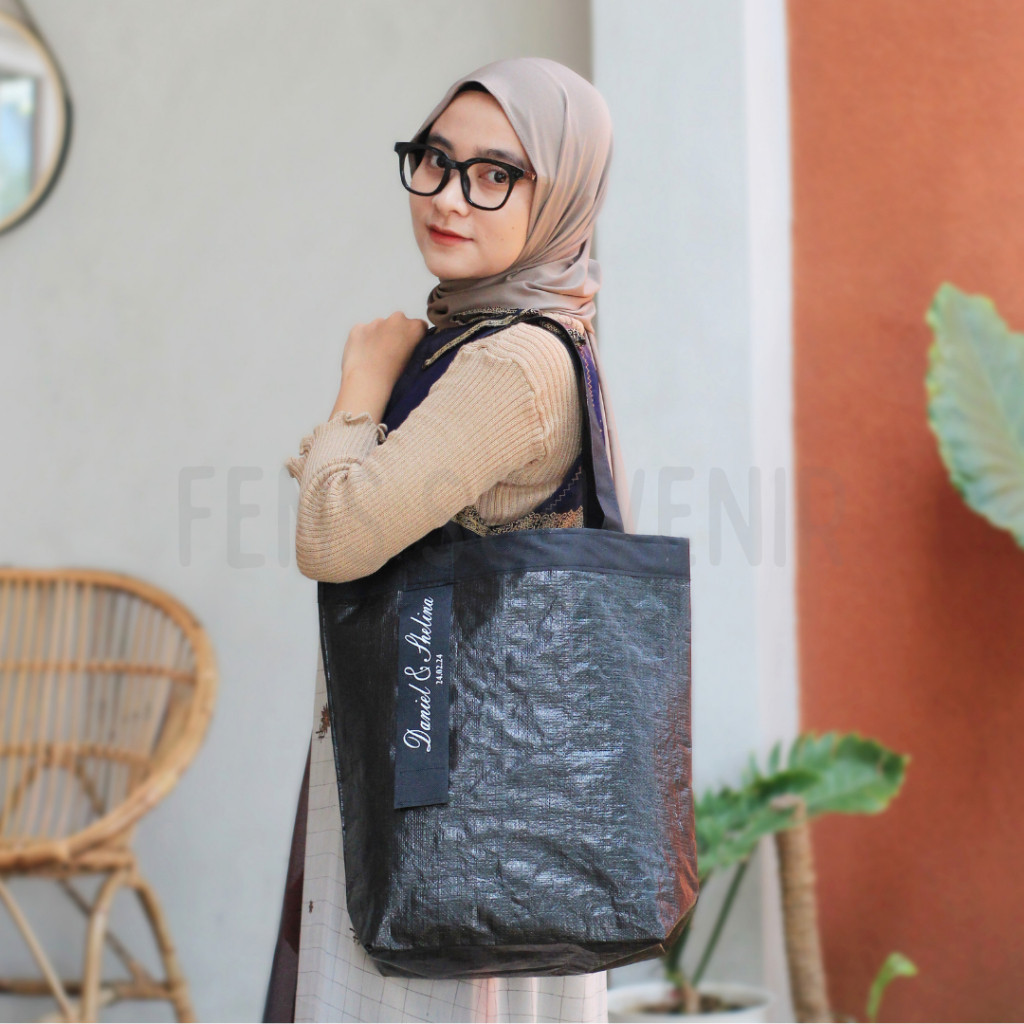 

Souvenir Pernikahan Elegan Pamela Bag Tas Souvenir Unik Aesthetik Murah, Tas Souvenir Aesthetic Lucu