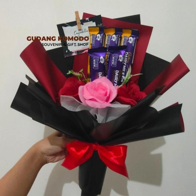 

[5 Cokelat] Velvet Buket Cokelat Wisuda/Hadiah Valentine Anniversary