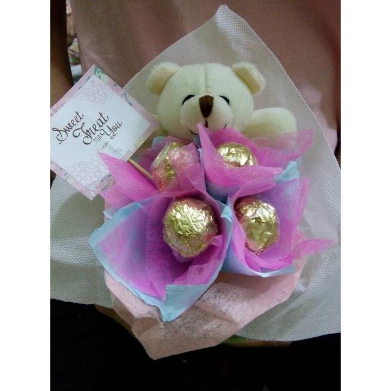

Valentine Buket Coklat Plus Boneka