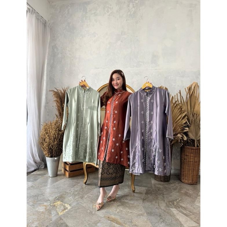 de ATASAN BAJU KURUNG/ATASAN KEBAYA/KEBAYA JUMBO/KEBAYA MODERN/KEBAYA BRUKAT/KEBAYA WISUDA/KEBAYA /T