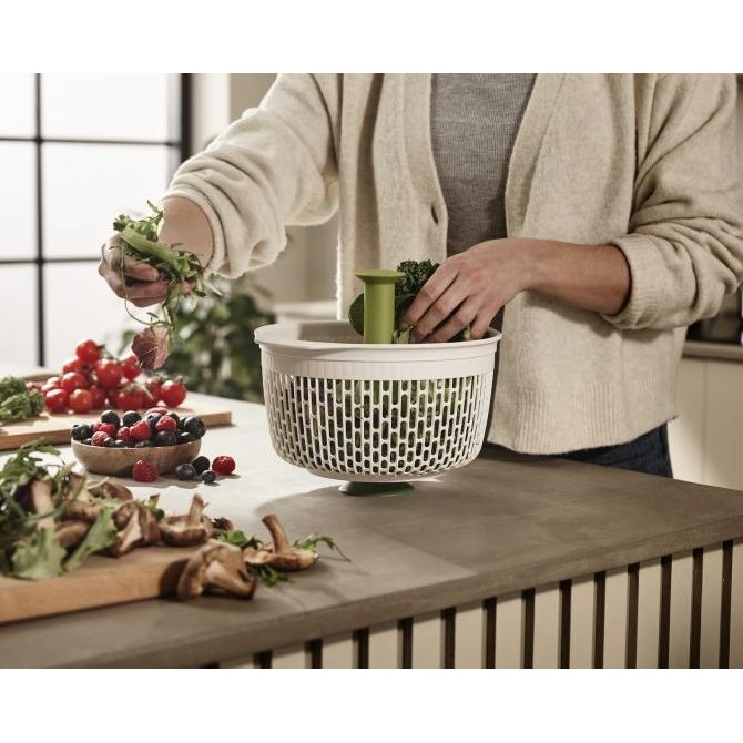 

READY STOCK JOSEPH JOSEPH SPINDOLA SALAD-SPINNING COLANDER (WHITE/ GREEN) !!!!!