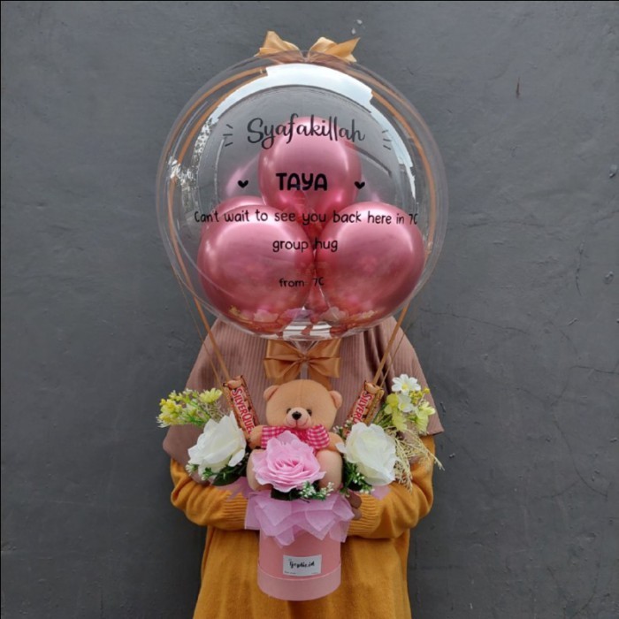

BUKET BALON/BLOOM BOX + BONEKA DEPAN + COKLAT + BUNGA - TJEPLIS.ID