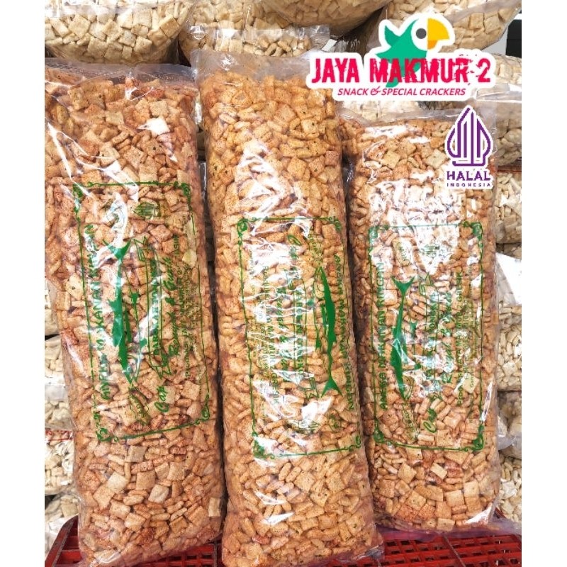 

1ball kerupuk tahu kotak pedas daun jeruk (1kg) camilan medan