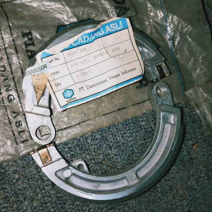 TERBARU Kampas Rem Depan Vespa PTS Special Original Danmotor Biru Nos