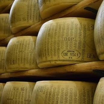 

Pargiano Reggiano Cheese Dop Ed From Italy 1Kg (For Max)