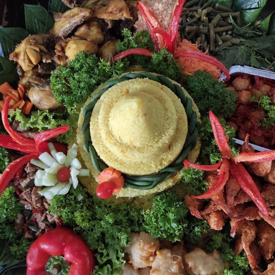 

Tumpeng nasi kuning/tumpeng nasi liwet