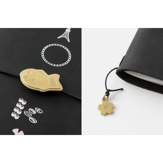 

Traveler's Notebook Tokyo Edition Brass Charm Taiyaki Sakura | Travelers Notebook Limited Edition 2024 | TN Accessories