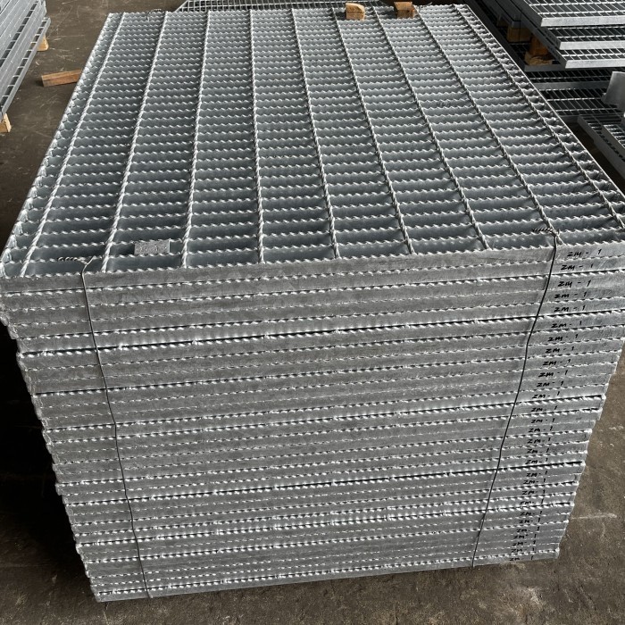 Grating Galvanis Gerigi (Serrated) Galvanized Grating