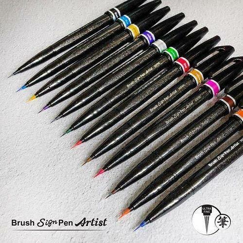 

Terlaris PENTEL BRUSH SIGN PEN ARTIST ULTRAFINE MICRO TIP SPIDOL KUAS KALIGRAFI SALE