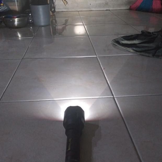 Senter C8 J Jauh Senter Berburu Cahaya Kuning