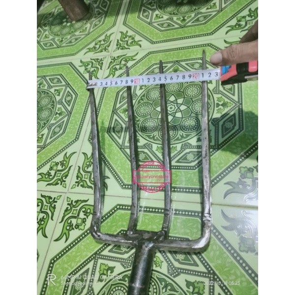 SIAP KIRIM- Garpu tanah 4 mata super kuat/garpu injak