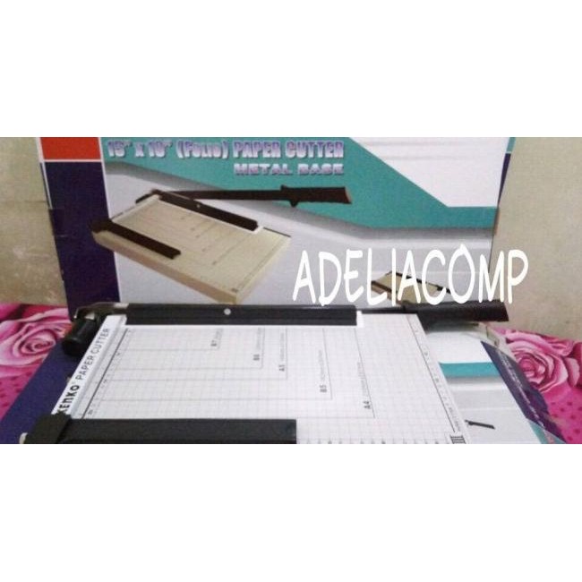 

Alat Pemotong Kertas / R Cutter Folio / F4Merk Kenko