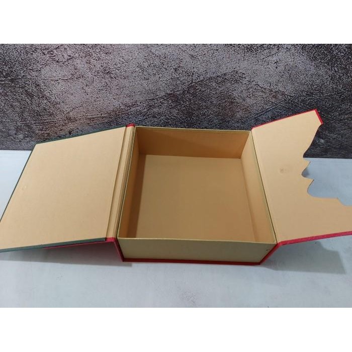 

Hampers Box Natal Magnet Tengah Hijau Red/ Box Merry Christmas 22X22X8 Cod Dan Best Seller